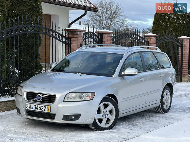 Сірий Вольво V50, об'ємом двигуна 1.6 л та пробігом 240 тис. км за 8000 $, фото 1 на Automoto.ua