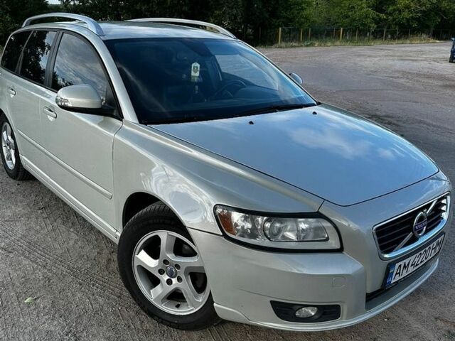 Сірий Вольво V50, об'ємом двигуна 1.6 л та пробігом 230 тис. км за 8500 $, фото 1 на Automoto.ua