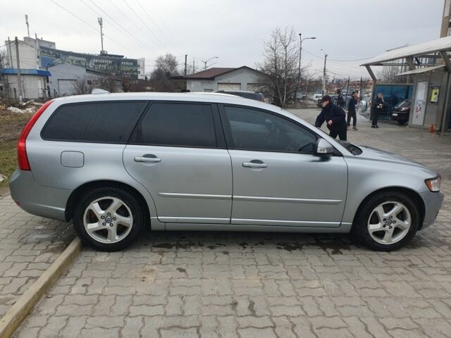 Сірий Вольво V50, об'ємом двигуна 1.6 л та пробігом 331 тис. км за 7558 $, фото 1 на Automoto.ua