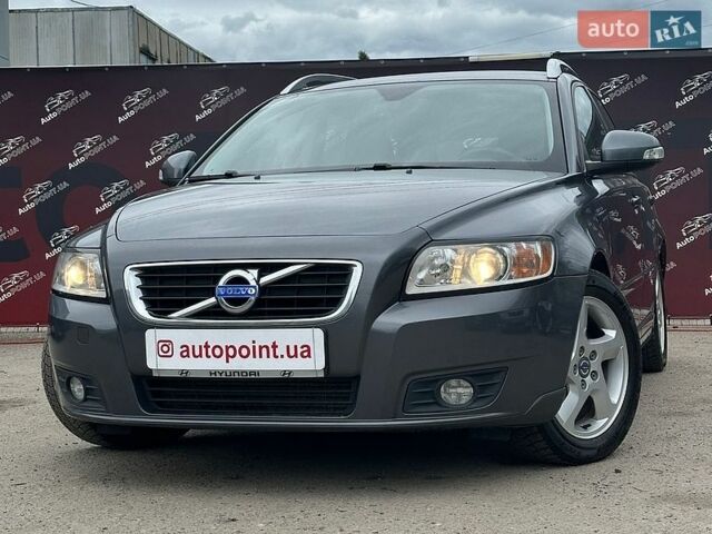 Серый Вольво В50, объемом двигателя 1.6 л и пробегом 275 тыс. км за 8600 $, фото 1 на Automoto.ua