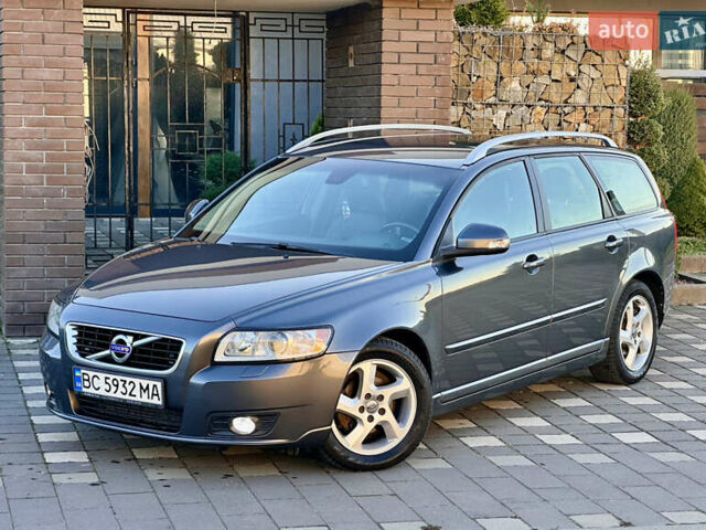 Серый Вольво В50, объемом двигателя 1.6 л и пробегом 215 тыс. км за 7499 $, фото 1 на Automoto.ua