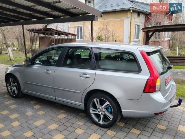 Сірий Вольво V50, об'ємом двигуна 1.6 л та пробігом 213 тис. км за 7999 $, фото 1 на Automoto.ua