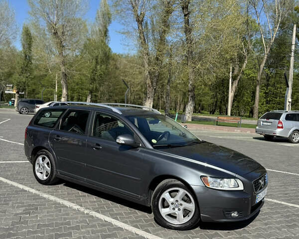 Сірий Вольво V50, об'ємом двигуна 2 л та пробігом 245 тис. км за 9700 $, фото 1 на Automoto.ua