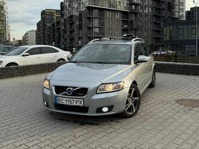 Сірий Вольво V50, об'ємом двигуна 1.6 л та пробігом 208 тис. км за 8600 $, фото 1 на Automoto.ua