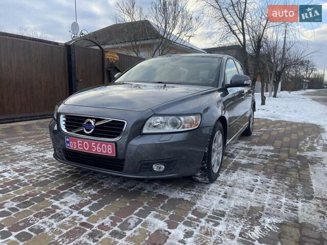 Сірий Вольво V50, об'ємом двигуна 1.6 л та пробігом 193 тис. км за 9200 $, фото 1 на Automoto.ua