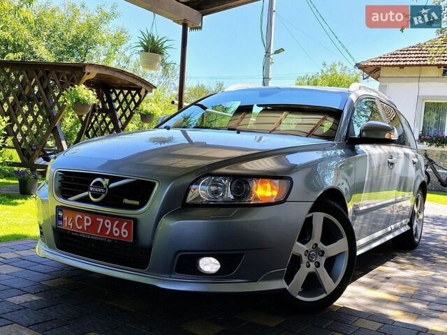 Сірий Вольво V50, об'ємом двигуна 1.6 л та пробігом 212 тис. км за 8800 $, фото 1 на Automoto.ua