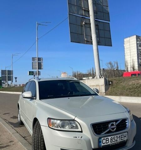 Сірий Вольво V50, об'ємом двигуна 1.6 л та пробігом 325 тис. км за 6450 $, фото 1 на Automoto.ua