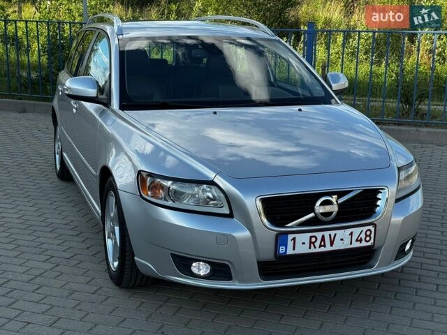 Сірий Вольво V50, об'ємом двигуна 1.6 л та пробігом 219 тис. км за 7500 $, фото 1 на Automoto.ua