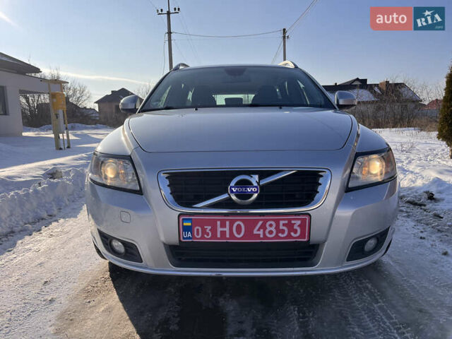 Сірий Вольво V50, об'ємом двигуна 1.6 л та пробігом 248 тис. км за 8500 $, фото 1 на Automoto.ua