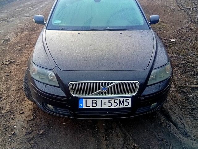 Синий Вольво В50, объемом двигателя 1.9 л и пробегом 250 тыс. км за 2000 $, фото 1 на Automoto.ua