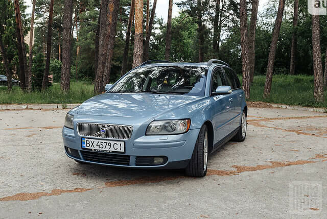 Синій Вольво V50, об'ємом двигуна 2 л та пробігом 330 тис. км за 6099 $, фото 1 на Automoto.ua