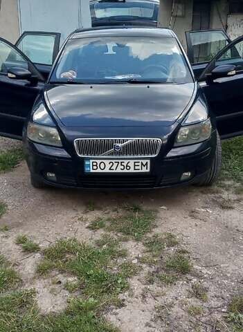 Синий Вольво В50, объемом двигателя 2 л и пробегом 300 тыс. км за 4400 $, фото 1 на Automoto.ua