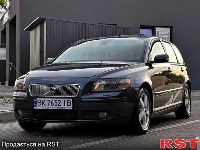 Синій Вольво V50, об'ємом двигуна 2 л та пробігом 299 тис. км за 5300 $, фото 1 на Automoto.ua