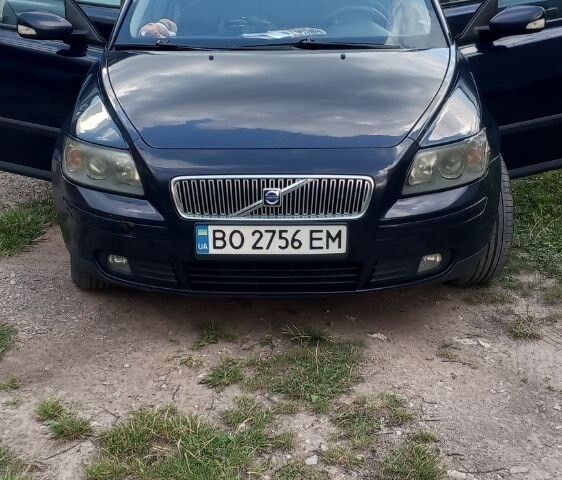 Синий Вольво В50, объемом двигателя 2 л и пробегом 300 тыс. км за 4400 $, фото 1 на Automoto.ua