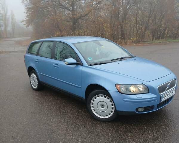 Синий Вольво В50, объемом двигателя 2 л и пробегом 251 тыс. км за 5700 $, фото 1 на Automoto.ua