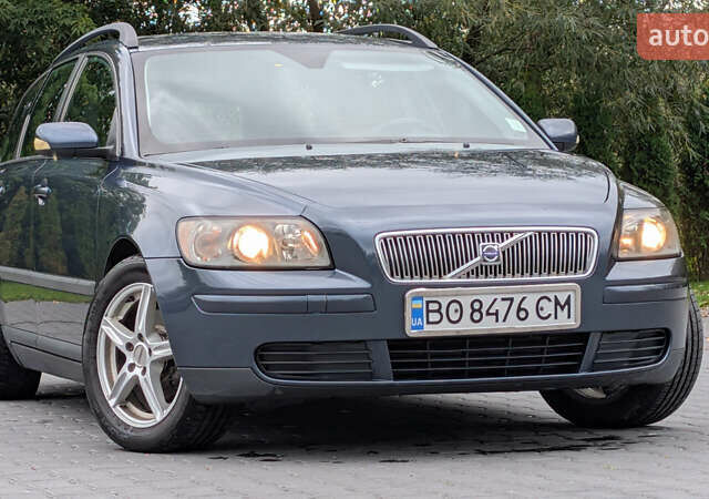 Синий Вольво В50, объемом двигателя 1.56 л и пробегом 312 тыс. км за 5200 $, фото 1 на Automoto.ua
