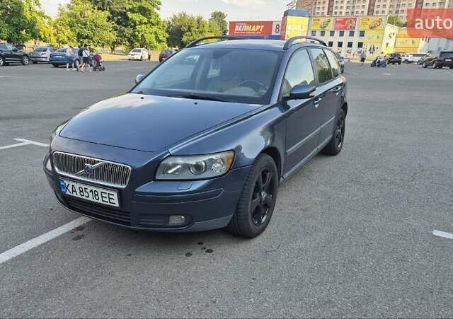 Синій Вольво V50, об'ємом двигуна 2.44 л та пробігом 326 тис. км за 5500 $, фото 1 на Automoto.ua