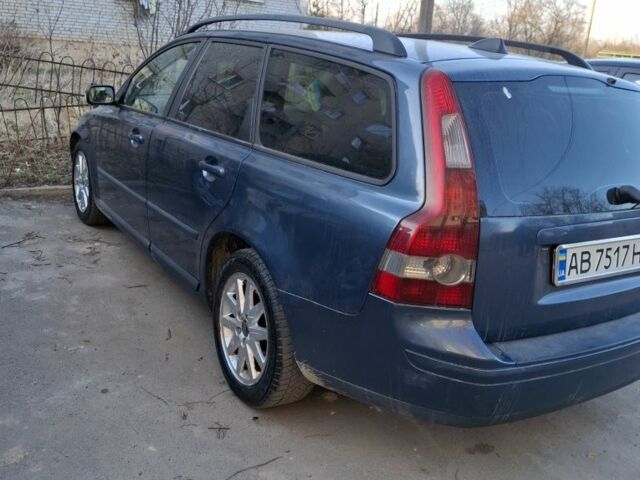 Синий Вольво В50, объемом двигателя 2 л и пробегом 334 тыс. км за 4000 $, фото 1 на Automoto.ua