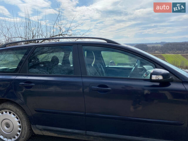 Синий Вольво В50, объемом двигателя 2 л и пробегом 311 тыс. км за 5500 $, фото 1 на Automoto.ua
