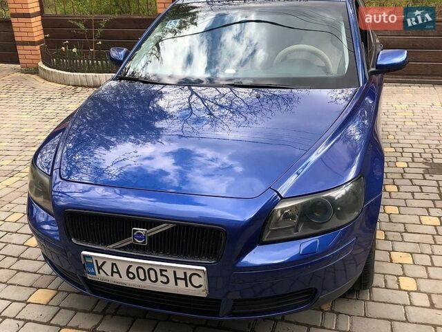 Синий Вольво В50, объемом двигателя 1.8 л и пробегом 280 тыс. км за 5900 $, фото 1 на Automoto.ua