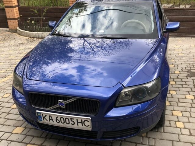Синий Вольво В50, объемом двигателя 1.8 л и пробегом 280 тыс. км за 6200 $, фото 1 на Automoto.ua