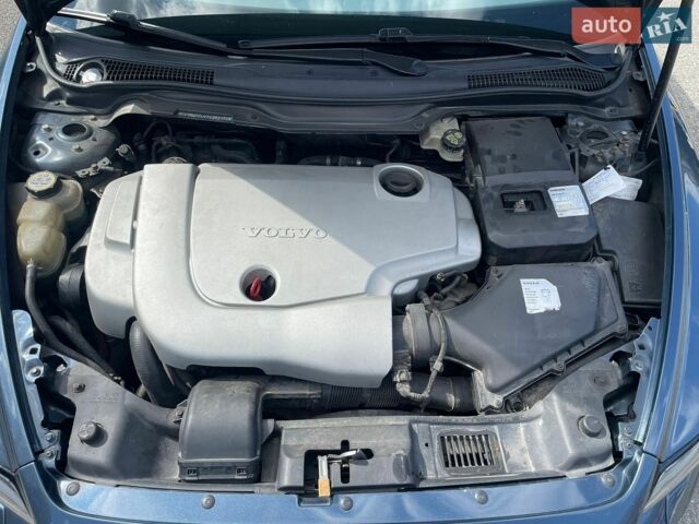 Синій Вольво V50, об'ємом двигуна 2.4 л та пробігом 338 тис. км за 6000 $, фото 1 на Automoto.ua