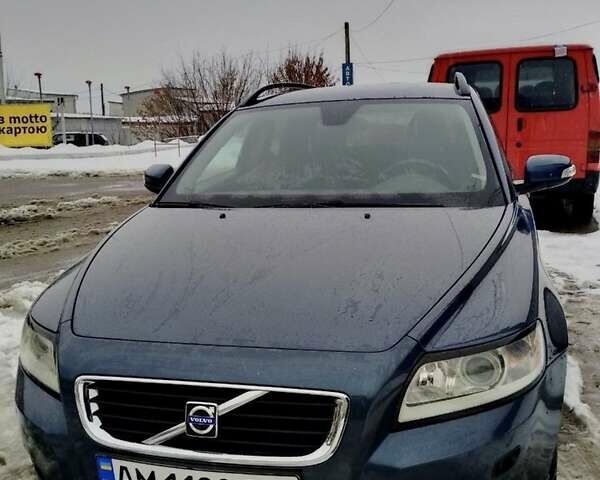 Синий Вольво В50, объемом двигателя 1.8 л и пробегом 280 тыс. км за 6400 $, фото 1 на Automoto.ua