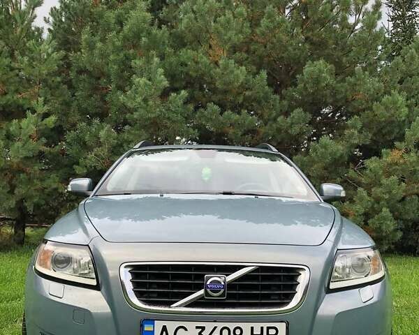 Синий Вольво В50, объемом двигателя 2 л и пробегом 288 тыс. км за 7300 $, фото 1 на Automoto.ua