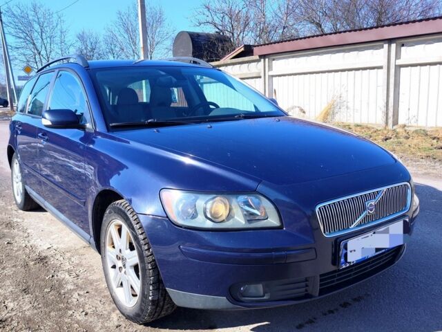 Синий Вольво В50, объемом двигателя 2 л и пробегом 300 тыс. км за 2600 $, фото 1 на Automoto.ua