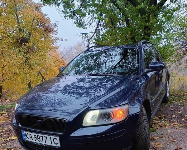 Синий Вольво В50, объемом двигателя 1.56 л и пробегом 415 тыс. км за 6499 $, фото 1 на Automoto.ua