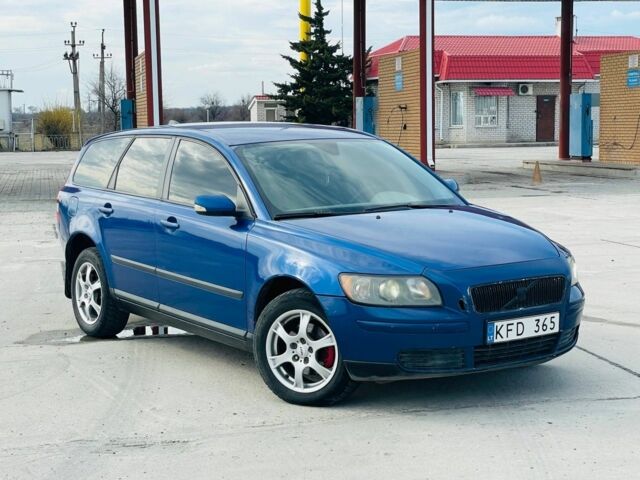 Синий Вольво В50, объемом двигателя 0 л и пробегом 325 тыс. км за 2799 $, фото 1 на Automoto.ua