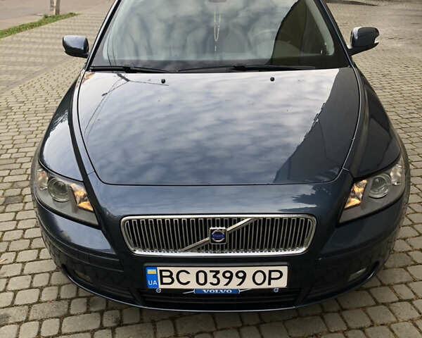 Синий Вольво В50, объемом двигателя 1.56 л и пробегом 228 тыс. км за 6500 $, фото 1 на Automoto.ua