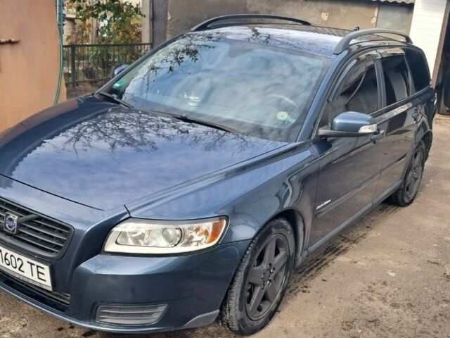 Синій Вольво V50, об'ємом двигуна 2 л та пробігом 260 тис. км за 7000 $, фото 1 на Automoto.ua