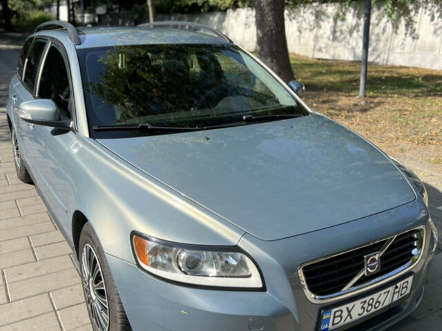 Синій Вольво V50, об'ємом двигуна 1.6 л та пробігом 252 тис. км за 7000 $, фото 1 на Automoto.ua
