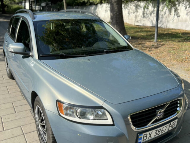 Синий Вольво В50, объемом двигателя 1.6 л и пробегом 252 тыс. км за 7000 $, фото 1 на Automoto.ua