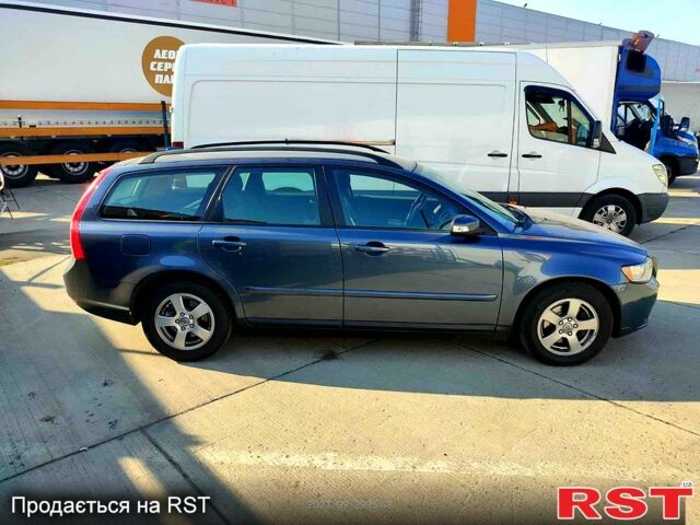 Синій Вольво V50, об'ємом двигуна 1.6 л та пробігом 0 тис. км за 7000 $, фото 1 на Automoto.ua