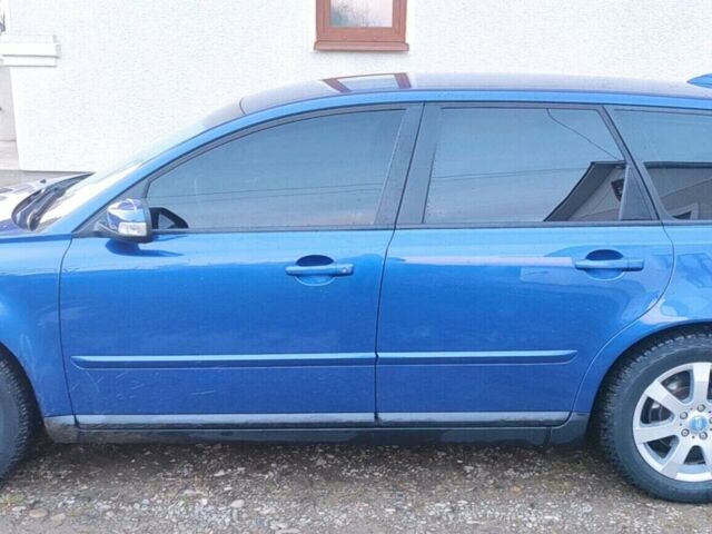 Синий Вольво В50, объемом двигателя 1.56 л и пробегом 223 тыс. км за 6150 $, фото 1 на Automoto.ua