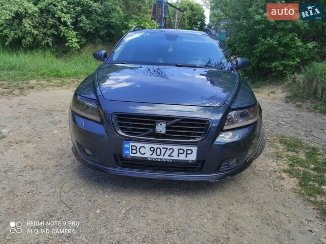 Синий Вольво В50, объемом двигателя 1.56 л и пробегом 295 тыс. км за 5500 $, фото 1 на Automoto.ua
