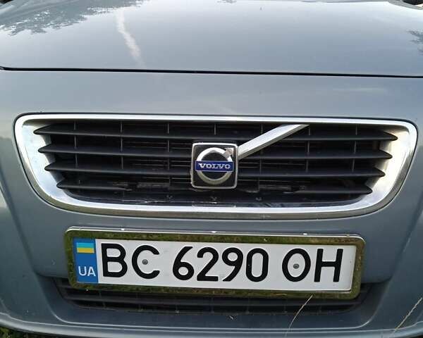 Синий Вольво В50, объемом двигателя 2 л и пробегом 310 тыс. км за 5100 $, фото 1 на Automoto.ua