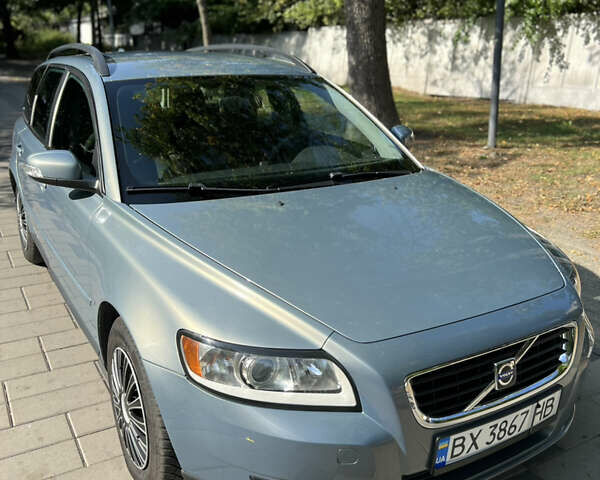 Синий Вольво В50, объемом двигателя 1.6 л и пробегом 242 тыс. км за 6500 $, фото 1 на Automoto.ua