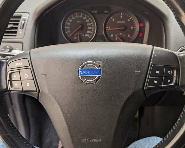 Синий Вольво В50, объемом двигателя 1.56 л и пробегом 267 тыс. км за 6900 $, фото 1 на Automoto.ua