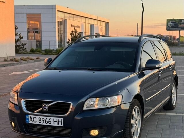 Синій Вольво V50, об'ємом двигуна 1.6 л та пробігом 318 тис. км за 6500 $, фото 1 на Automoto.ua