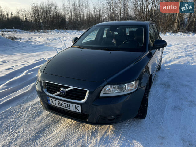 Синий Вольво В50, объемом двигателя 1.6 л и пробегом 238 тыс. км за 5900 $, фото 1 на Automoto.ua