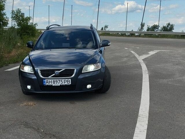 Синий Вольво В50, объемом двигателя 1.56 л и пробегом 290 тыс. км за 6700 $, фото 1 на Automoto.ua