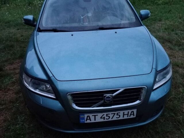 Синий Вольво В50, объемом двигателя 1.6 л и пробегом 284 тыс. км за 6100 $, фото 1 на Automoto.ua