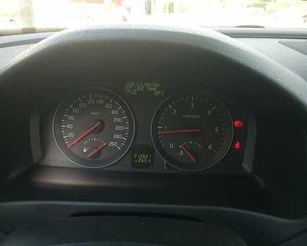 Синій Вольво V50, об'ємом двигуна 1.6 л та пробігом 212 тис. км за 7500 $, фото 1 на Automoto.ua