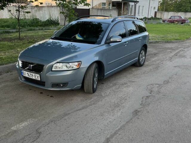 Синій Вольво V50, об'ємом двигуна 1.6 л та пробігом 315 тис. км за 6800 $, фото 1 на Automoto.ua
