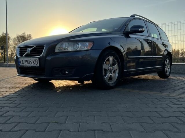 Вольво V50 2009 у Києві на Automoto.ua Синій Вольво V50, об'ємом двигуна 1.6 л та пробігом 251 тис. км за 7500 $, фото 1 на Automoto.ua