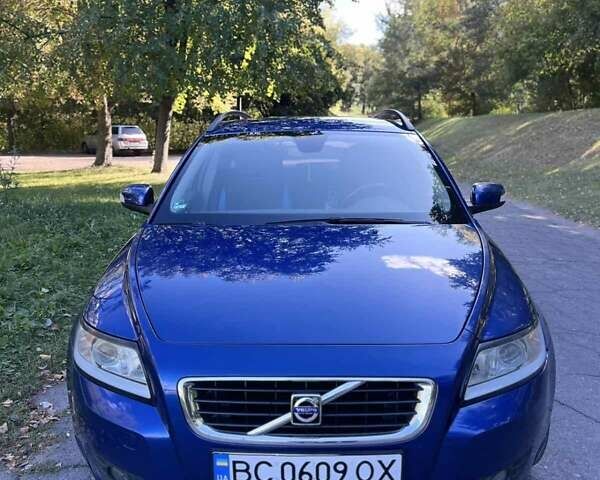 Синий Вольво В50, объемом двигателя 2 л и пробегом 230 тыс. км за 7200 $, фото 1 на Automoto.ua
