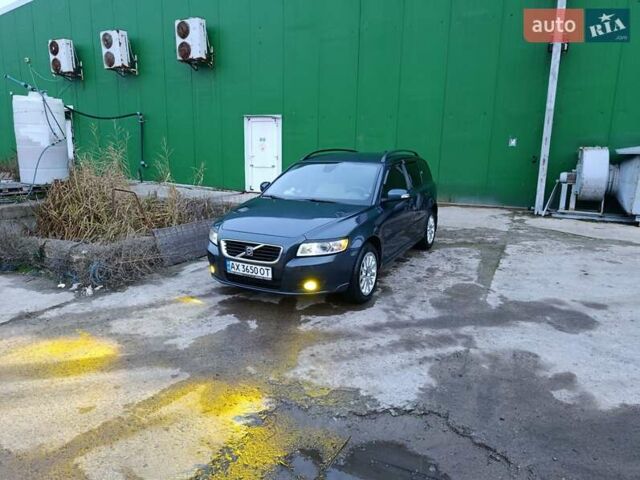 Синий Вольво В50, объемом двигателя 2 л и пробегом 234 тыс. км за 8300 $, фото 1 на Automoto.ua